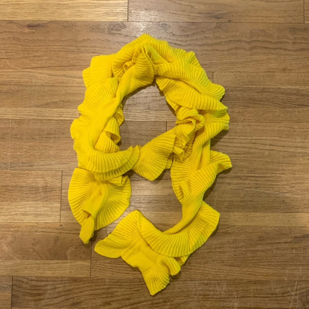 NWOT Yellow Ruffle Scarf